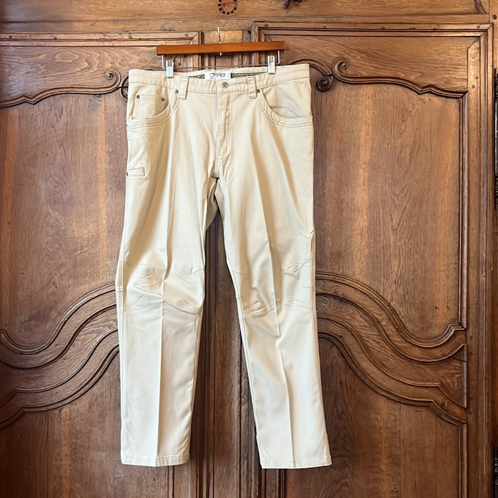 Mountain Khakis MEN'S CAMBER 105 PANT
CLASSIC FIT - Picture 4 of 13